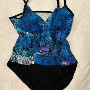 Jaclyn Smith Women's Plus Size 20 Blue Patterned One-Piece Swimsuit